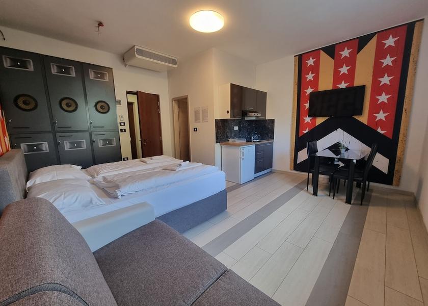  Izola Living area