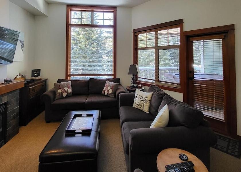 British Columbia Sun Peaks Living area