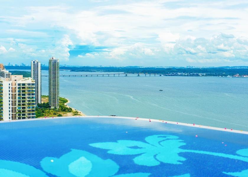 Johor Gelang Patah Infinity pool