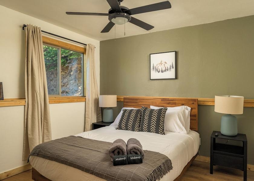 Colorado Idaho Springs Room