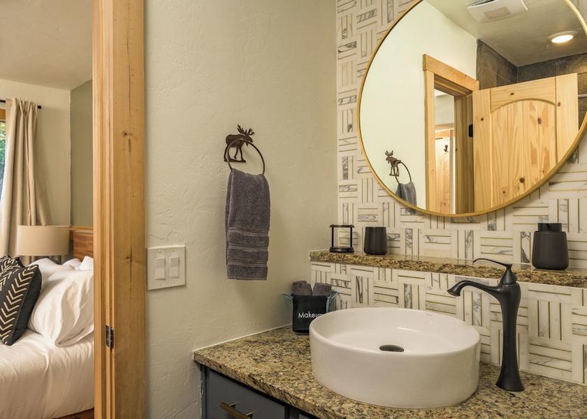 Colorado Idaho Springs Bathroom