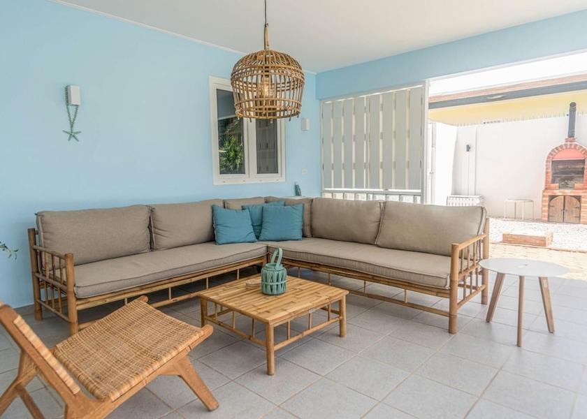  Oranjestad Room