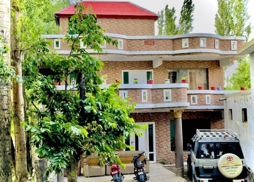 Skardu Front of property