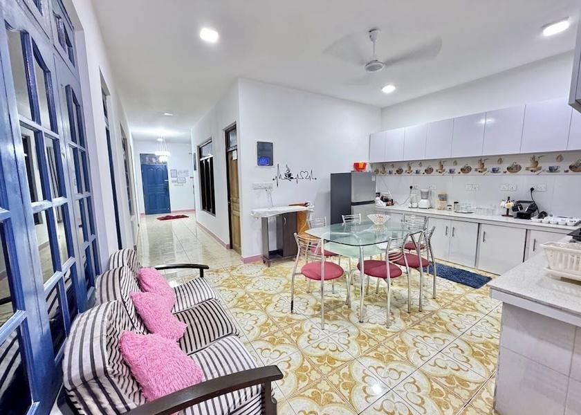 Gnaviyani Atoll Fuvahmulah Interior