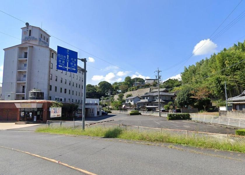Mie Kameyama Parking