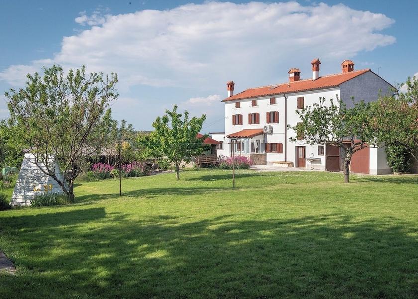  Izola Exterior
