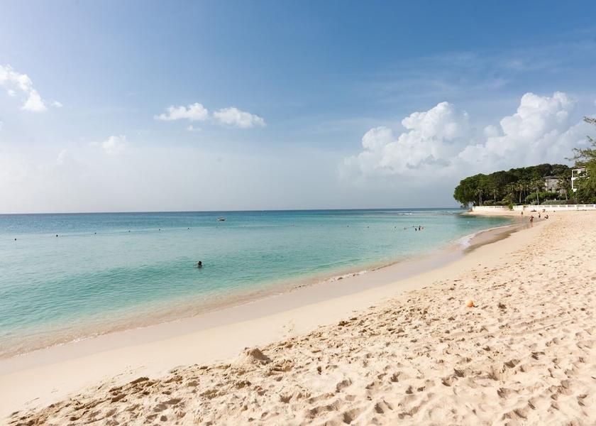 St. James Paynes Bay Beach