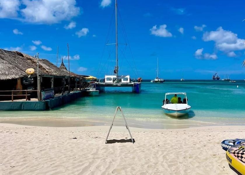  Noord Beach bar