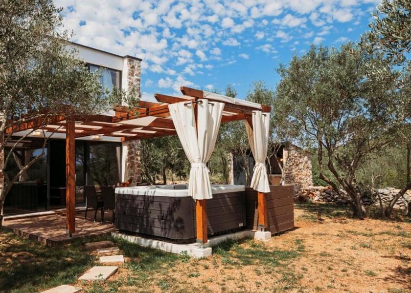 Zadar Preko Outdoor spa tub