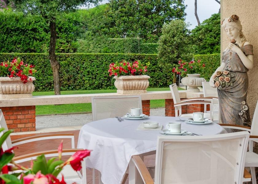 Tuscany Camaiore Breakfast area