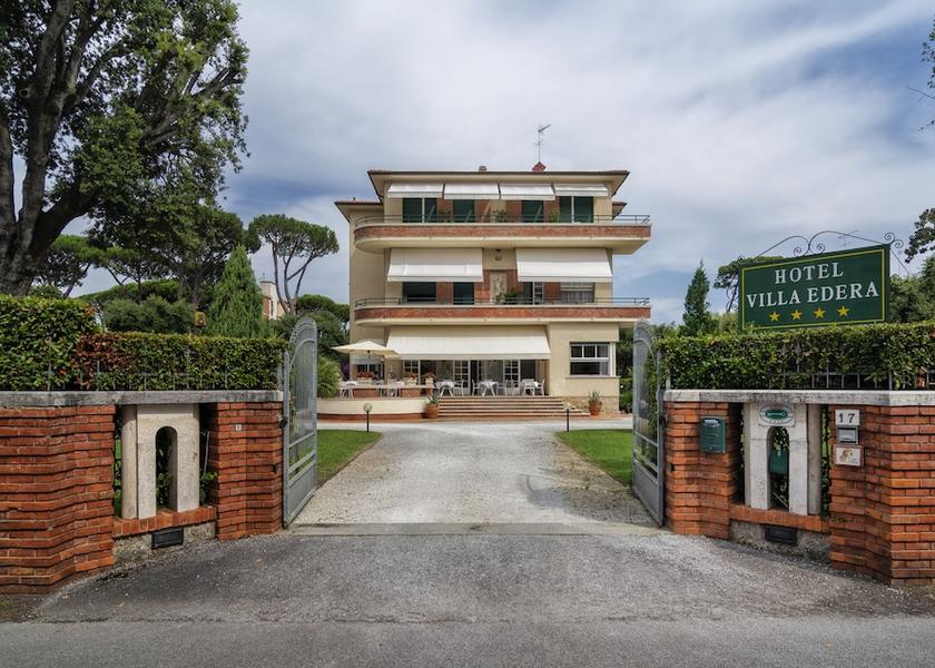 Tuscany Camaiore Property entrance