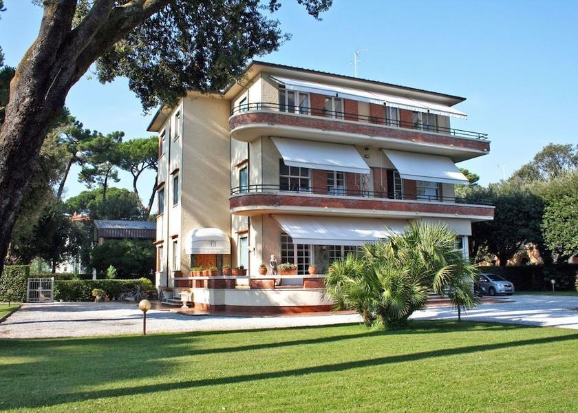 Tuscany Camaiore Front of property