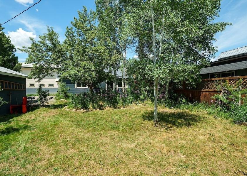 Colorado Steamboat Springs Property grounds