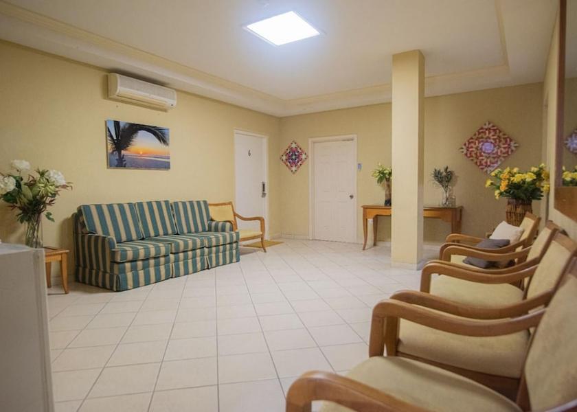  Oranjestad Room