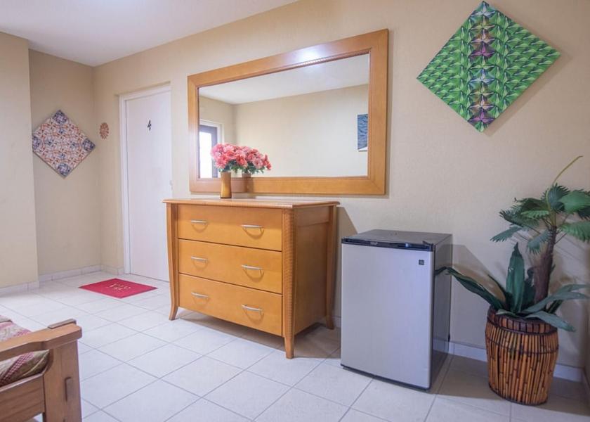  Oranjestad Room