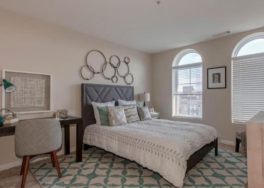 Virginia Arlington Room