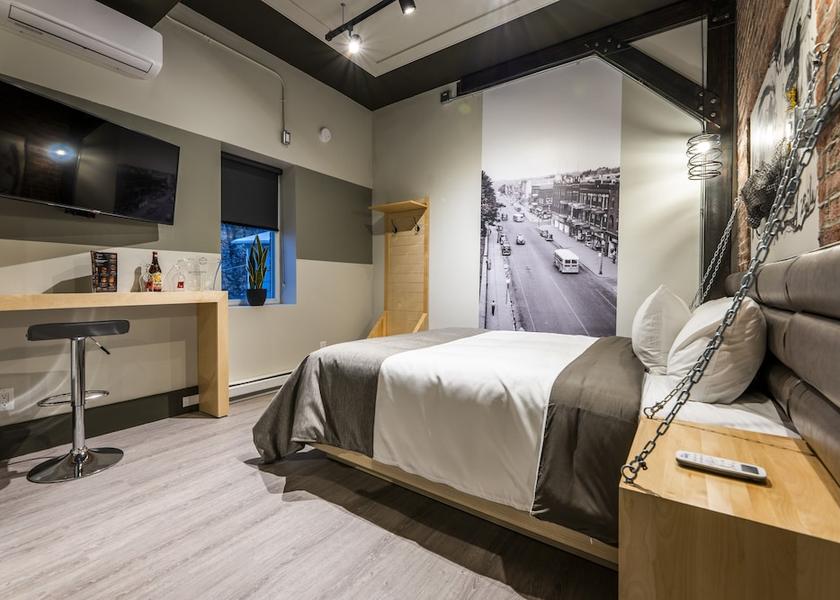 Quebec Shawinigan Room