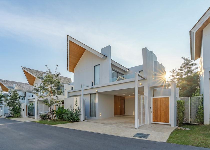 Phuket Province Si Sunthon Front of property