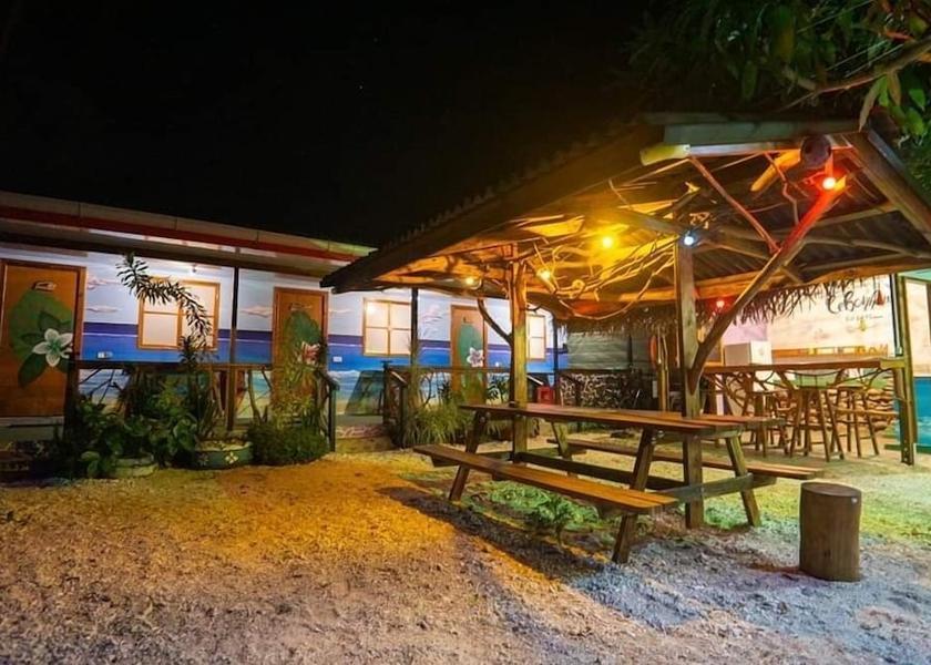 Windward Islands Moorea-Maiao Exterior