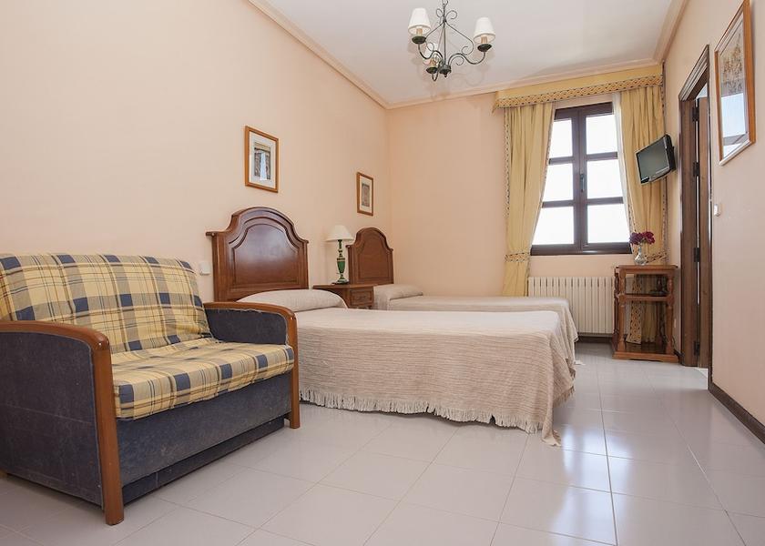 Castile and León Ávila Room