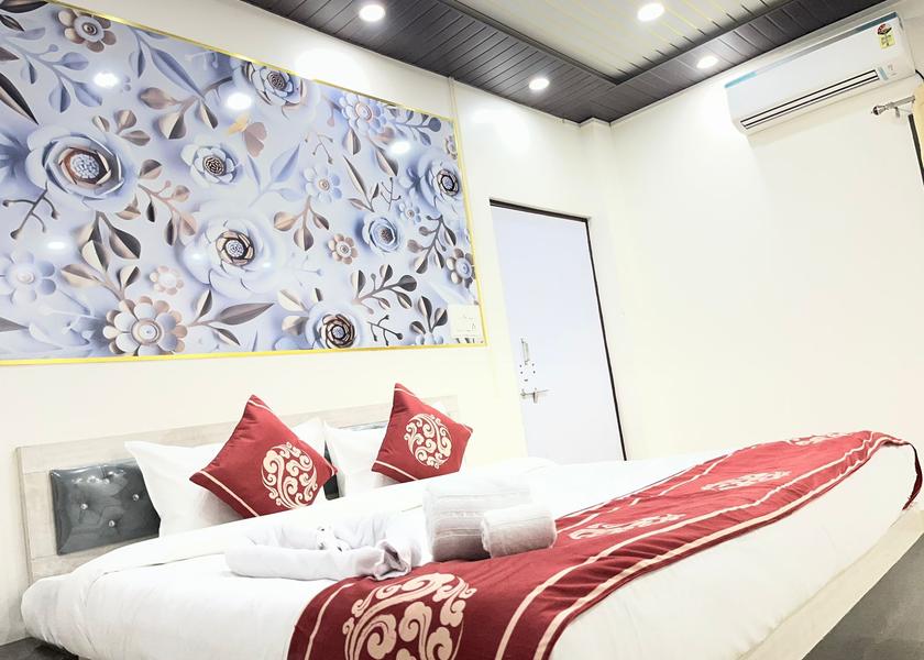 Uttar Pradesh Mughalsarai Deluxe Room