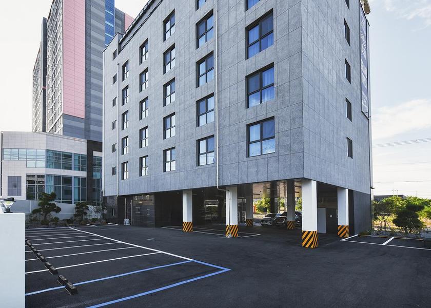 North Gyeongsang Gyeongsan Parking lot