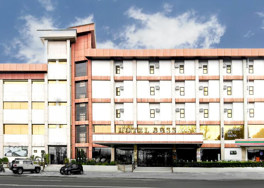 Central Luzon Angeles City Exterior view