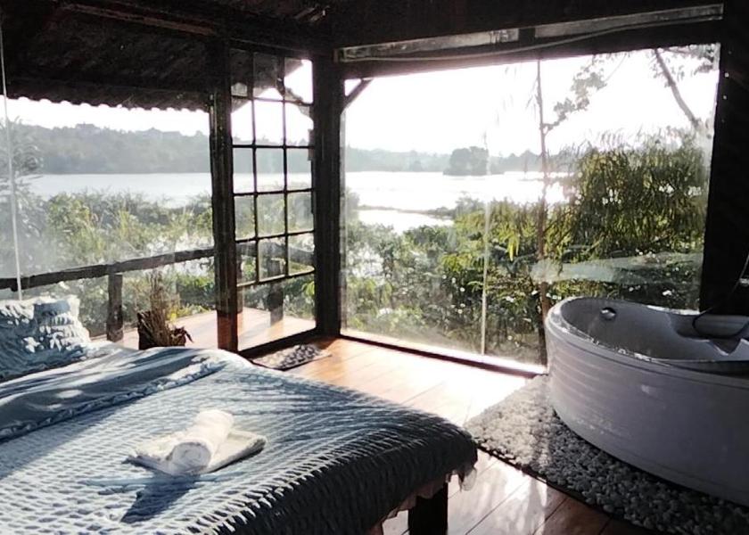 Lam Dong Province Bao Loc King Room with Lake View