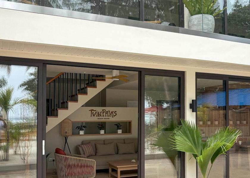 Kaafu Atoll Thulusdhoo Island Entrance