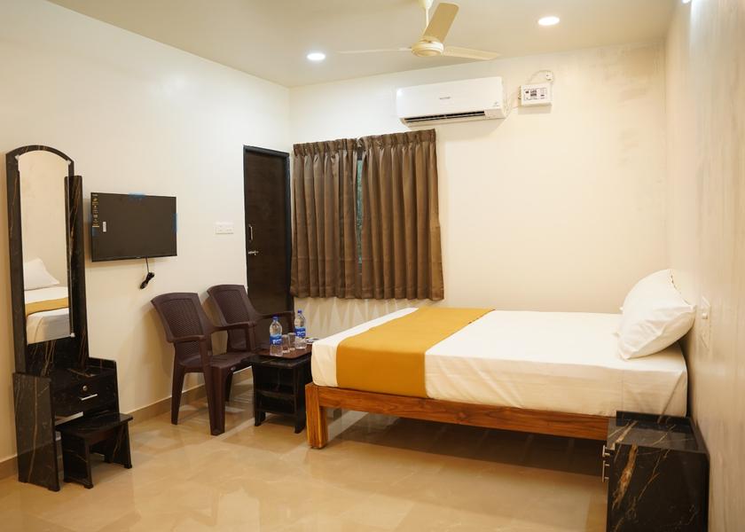 Tamil Nadu Tiruvannamalai Family Suite