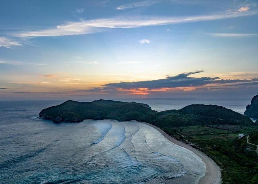 West Nusa Tenggara Sumbawa Barat Nearby attraction