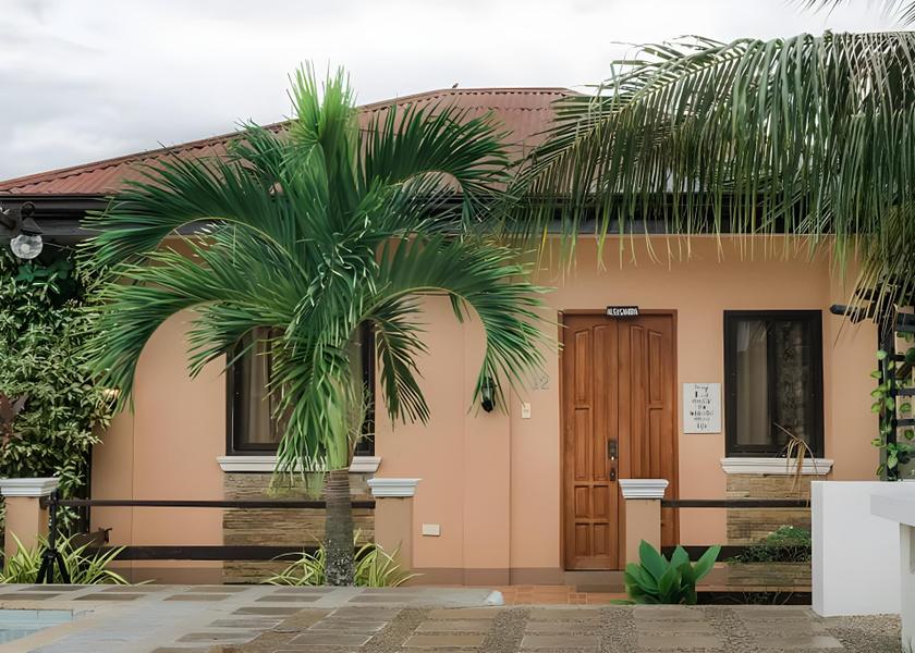 Bicol Caramoan Hotel Exterior