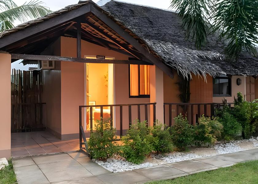 Bicol Caramoan Hotel Exterior