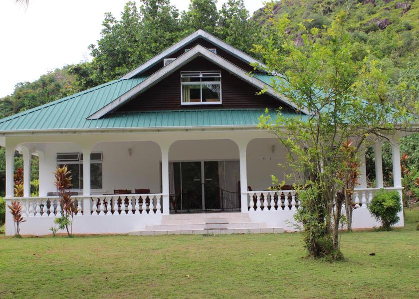  Praslin Island 