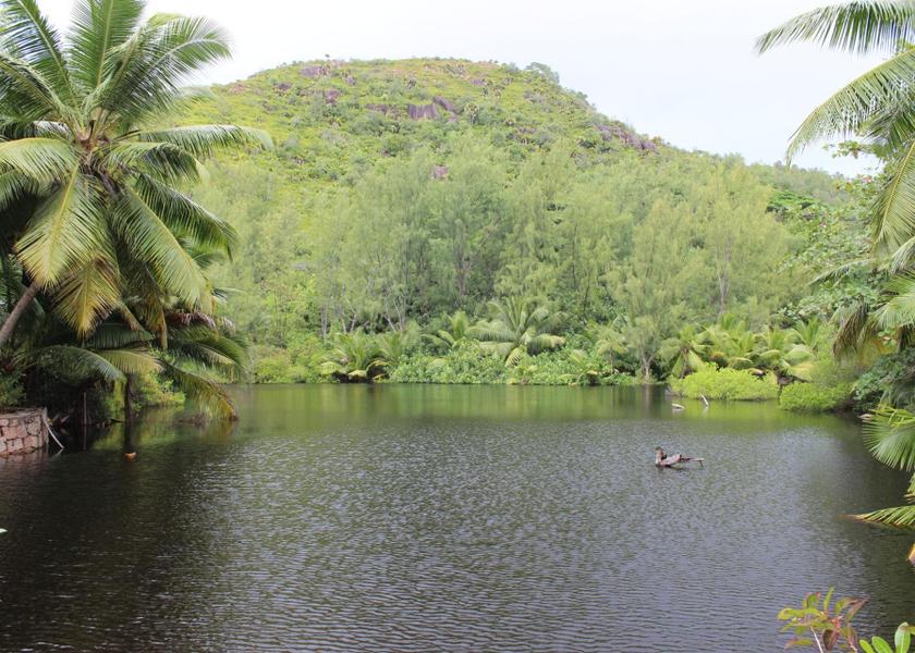  Praslin Island 