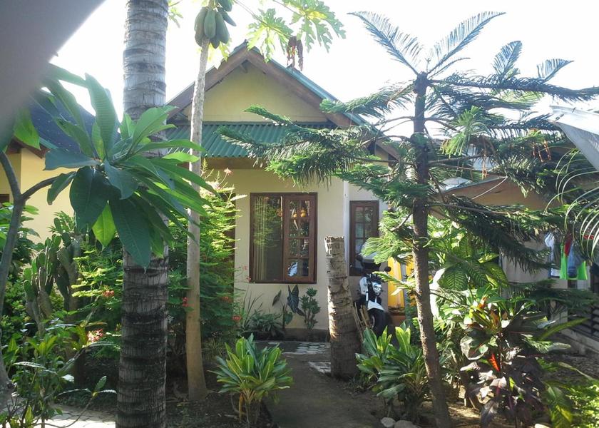 West Nusa Tenggara Pemenang Hotel Exterior