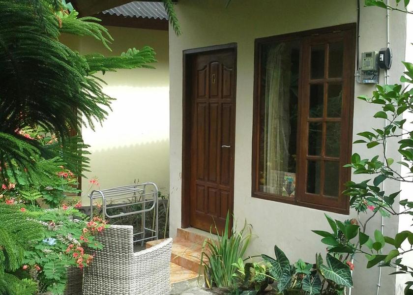 West Nusa Tenggara Pemenang Hotel Exterior