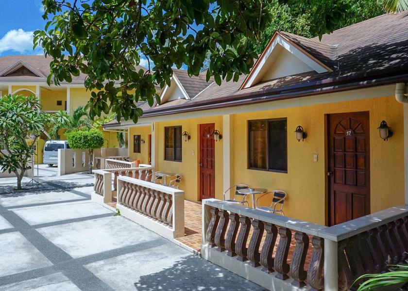 Central Visayas Moalboal Hotel Exterior