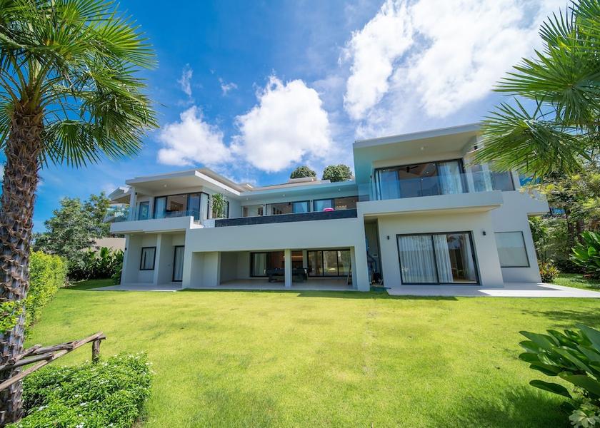 Phuket Province Rawai Front of property