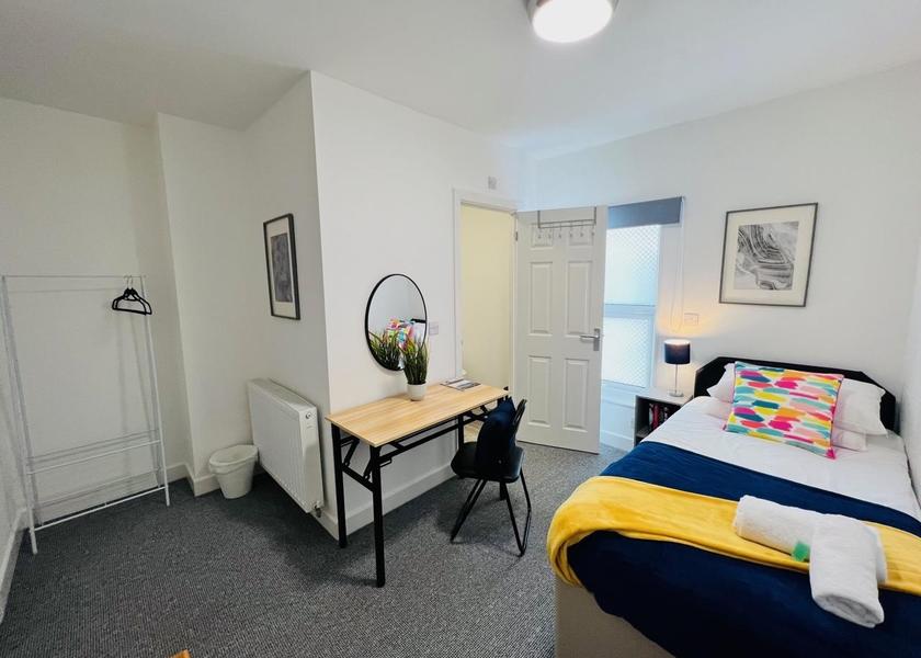 England Burton on Trent single room-private bathroom