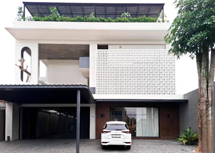 Central Java Purwodadi Exterior view