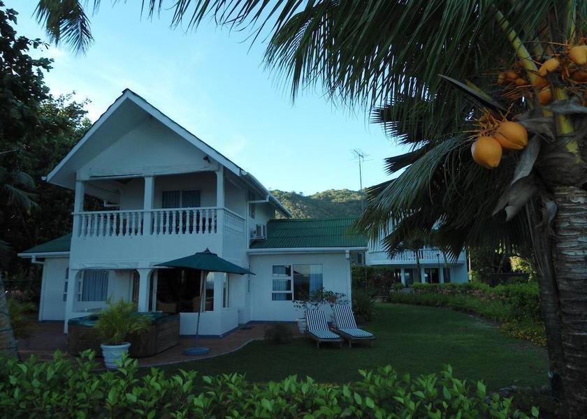  Praslin Island Exterior view