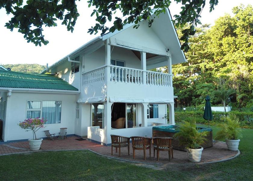  Praslin Island Exterior view