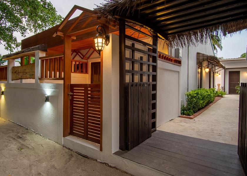 North Ari Atoll Ukulhas Entrance