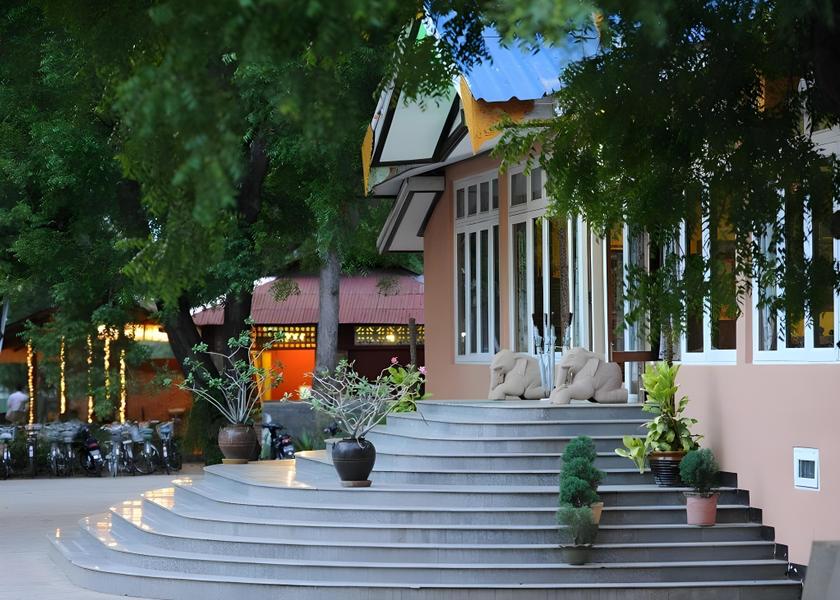 Mandalay Region Nyaung-U Exterior view