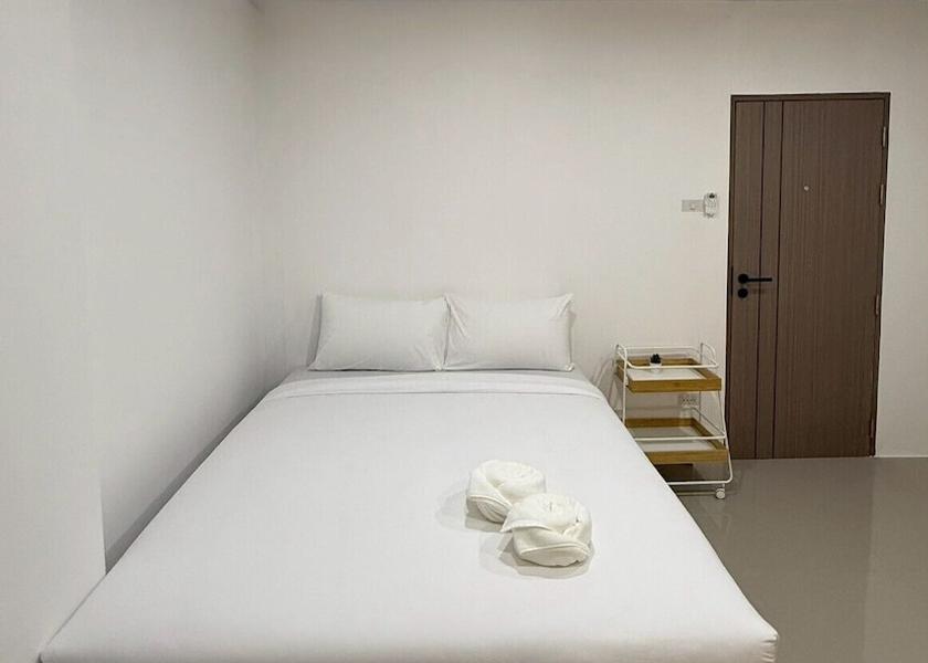  Pluak Daeng Room