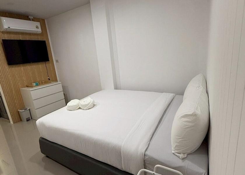  Pluak Daeng Room