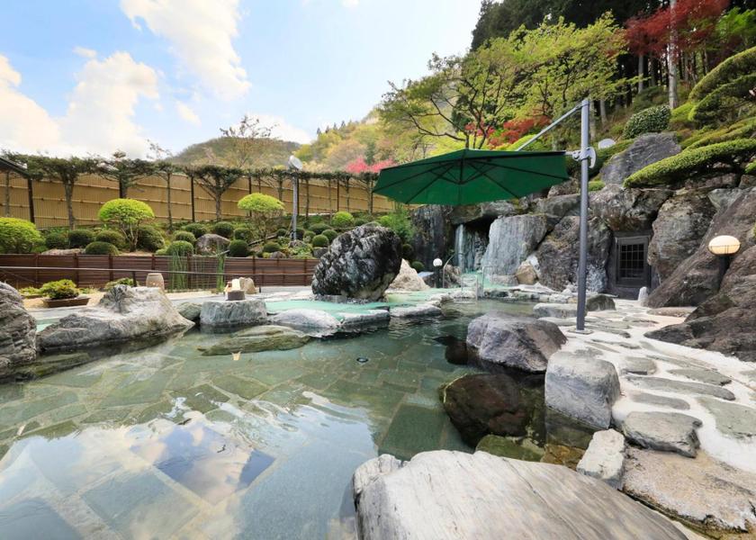 Nagano Achi Hot spring bath