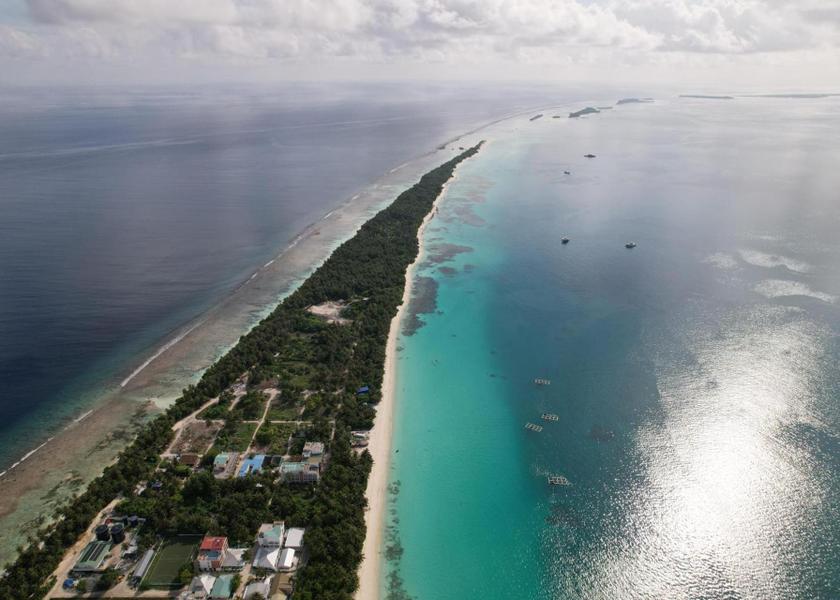 South Ari Atoll Dhigurah Nearby attraction