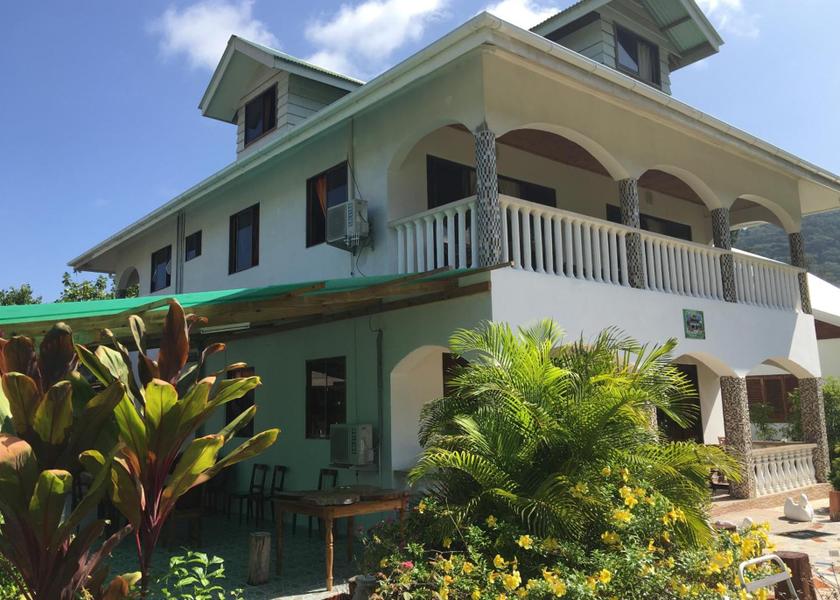  La Digue Exterior view